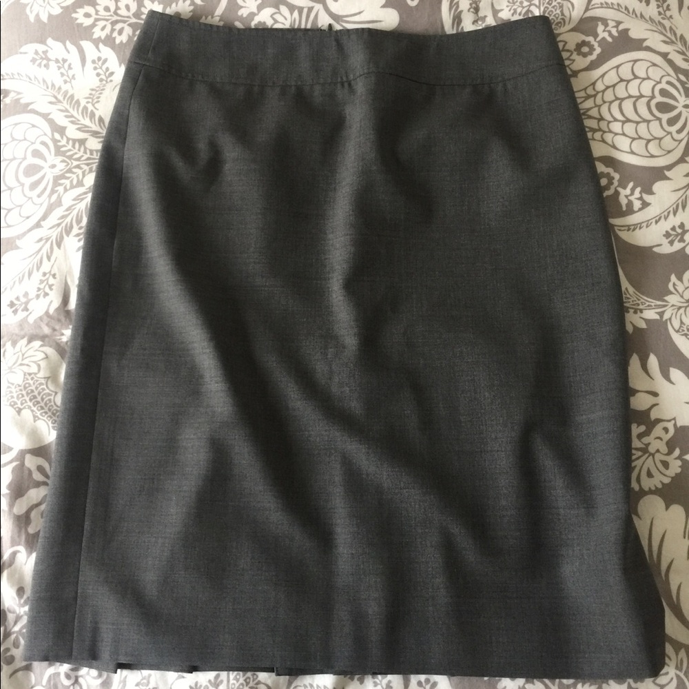 Ann Taylor Grey Skirt with Kick Pleat Size 8